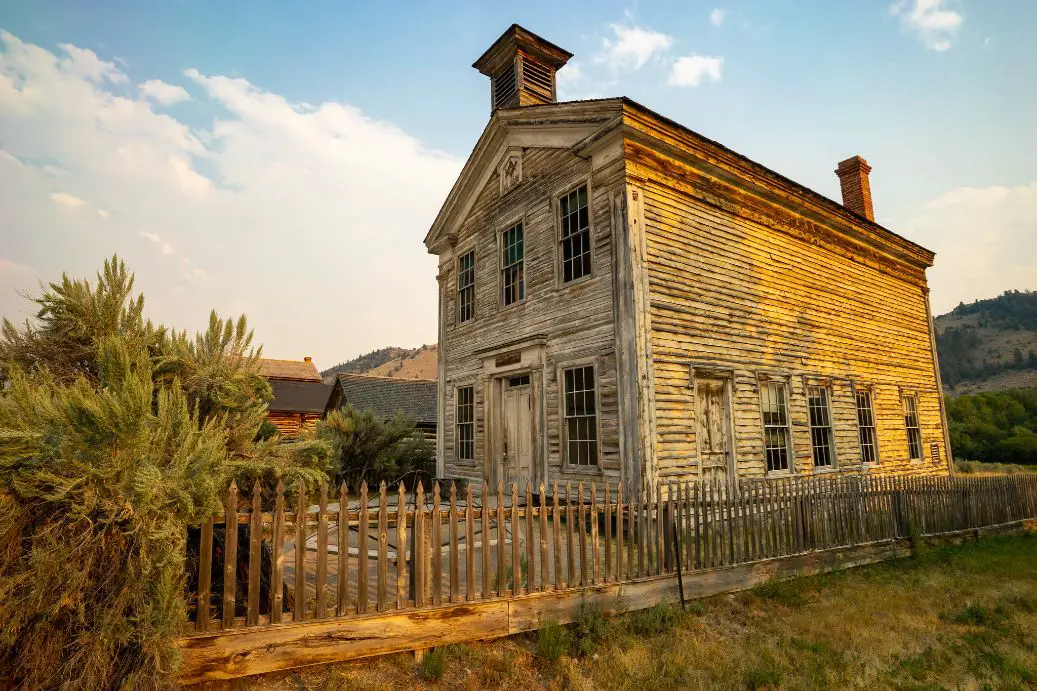 Ghost Towns In The USA: 19 Abandoned Towns You Can Explore - Urbex ...