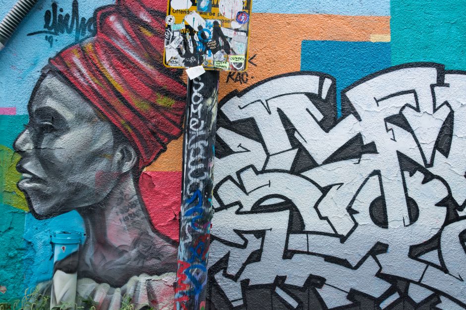 grafitti alley afircan woman