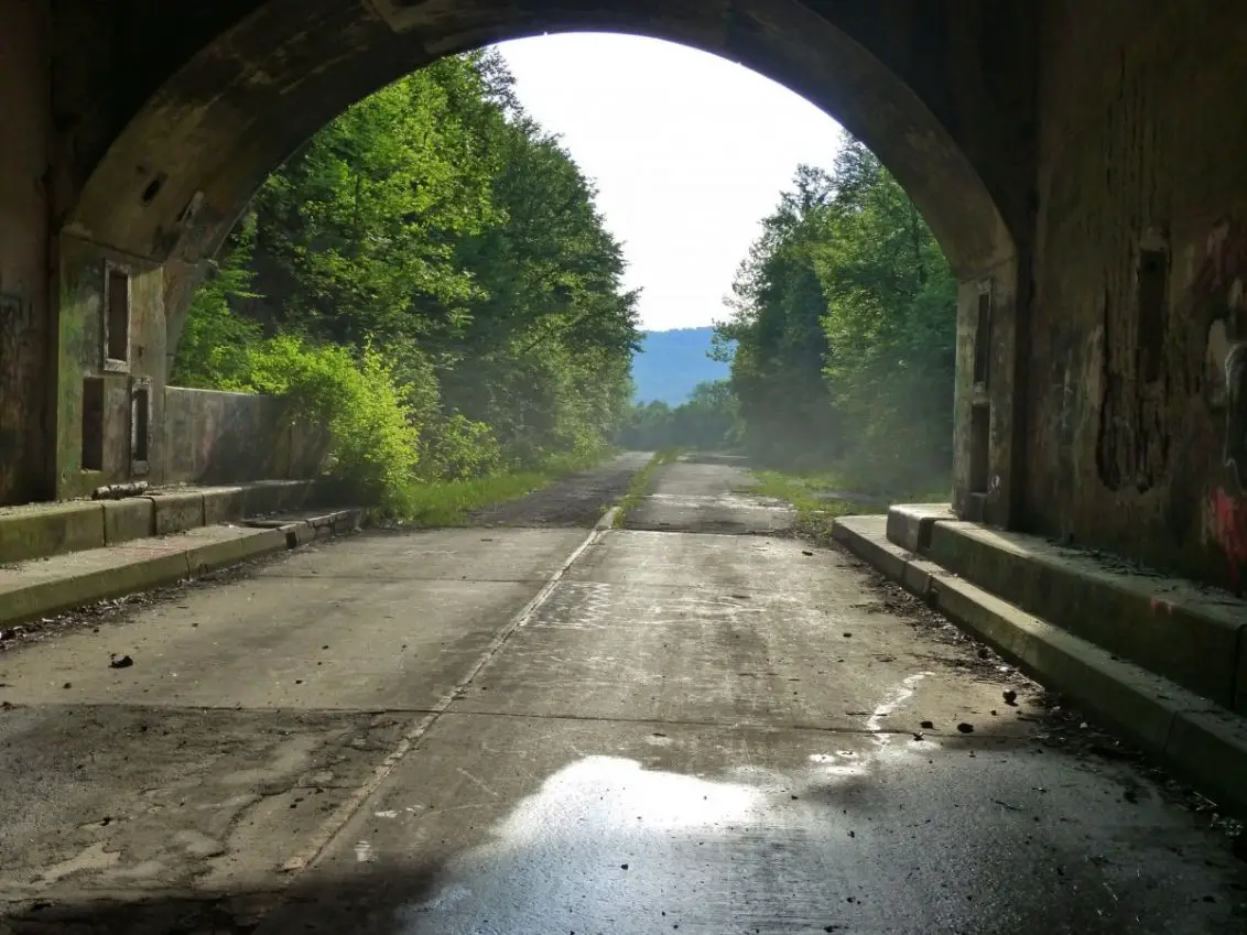 abandoned-turnpike-tunnel