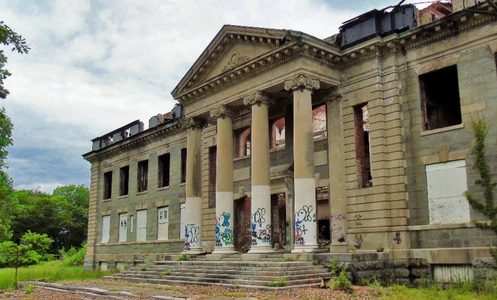 abandoned school in Maryland