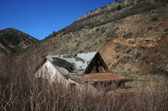 Submerged home in Thistle Utah