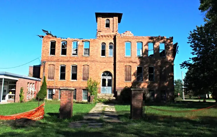 17 Abandoned Places In Iowa [MAP]